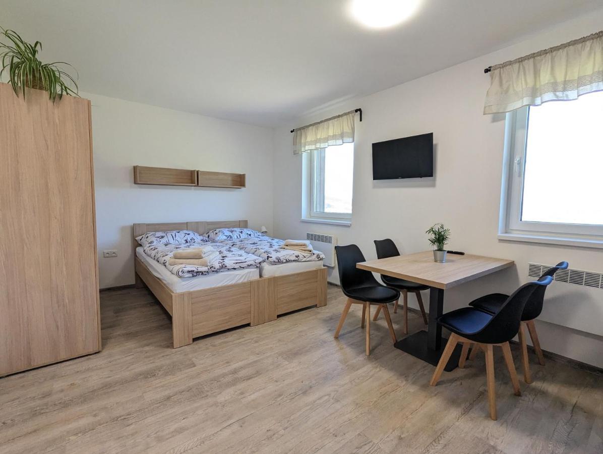 Restaurace A Penzion Gansberg Cotkytle Εξωτερικό φωτογραφία
