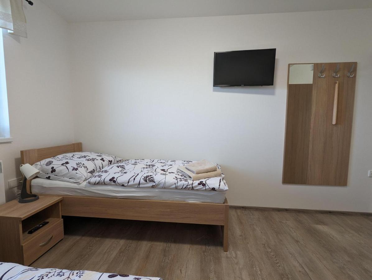 Restaurace A Penzion Gansberg Cotkytle Εξωτερικό φωτογραφία
